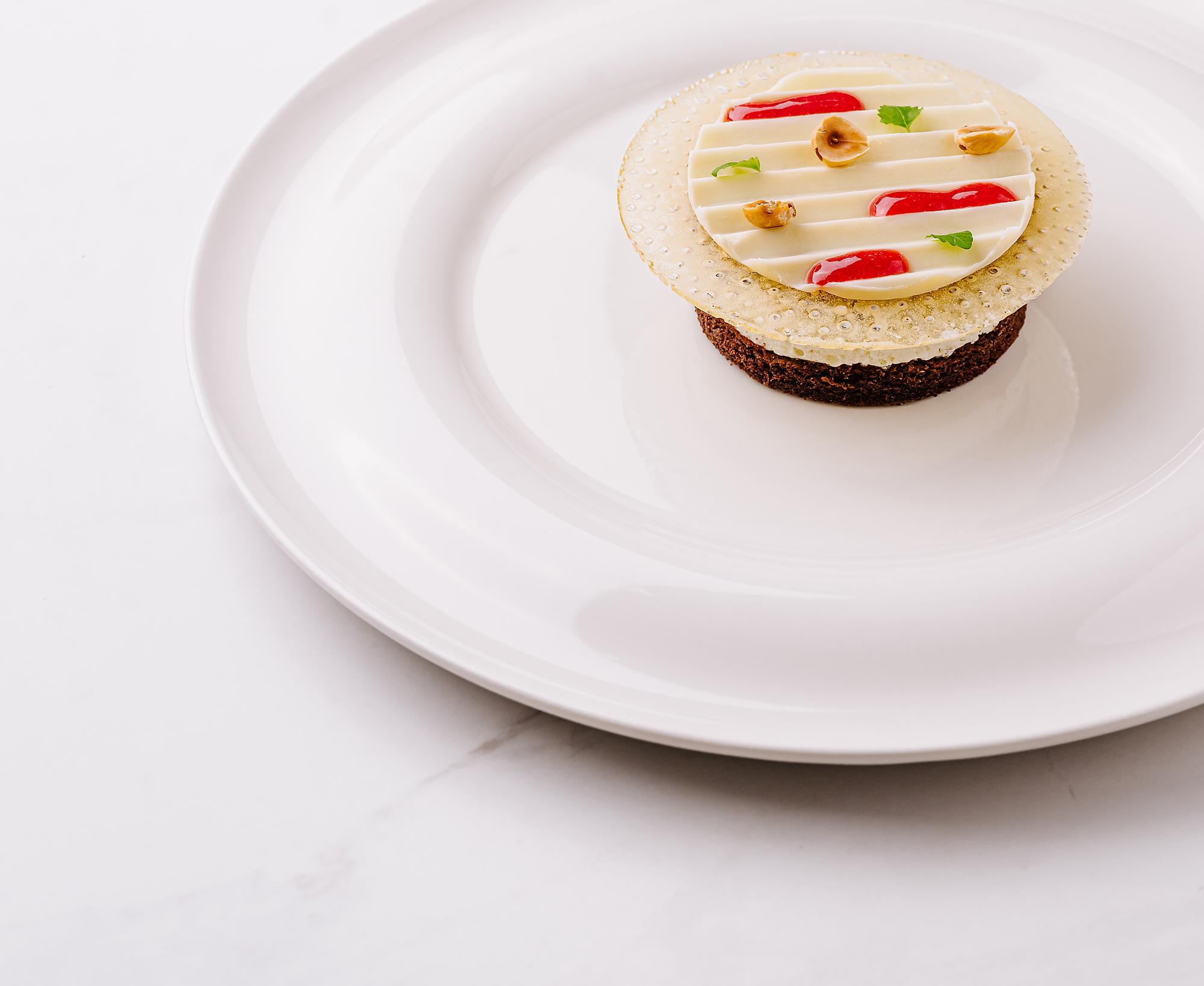 Dolce gourmet impiattato con cura